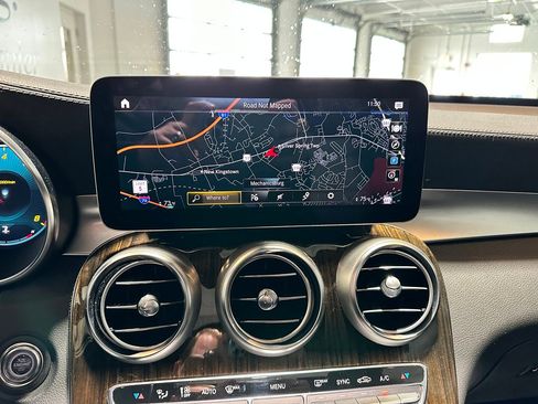 Used 2020 Mercedes-Benz GLC 300 4MATIC image 9