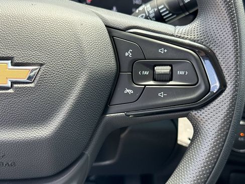 Used 2024 Chevrolet Trax LS w/ LS Convenience Package FWD image 16