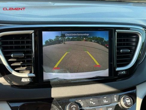 Used 2024 Chrysler Pacifica Touring-L FWD image 29