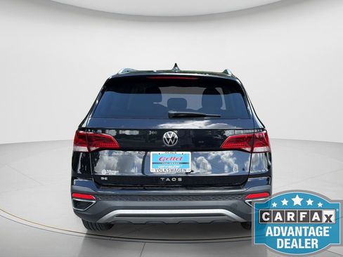 Certified 2022 Volkswagen Taos SE FWD image 6