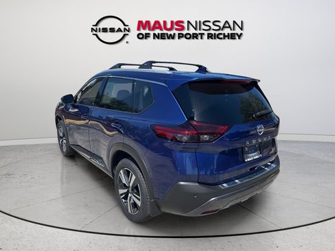 Certified 2023 Nissan Rogue SL w/ SL Premium Package FWD image 5