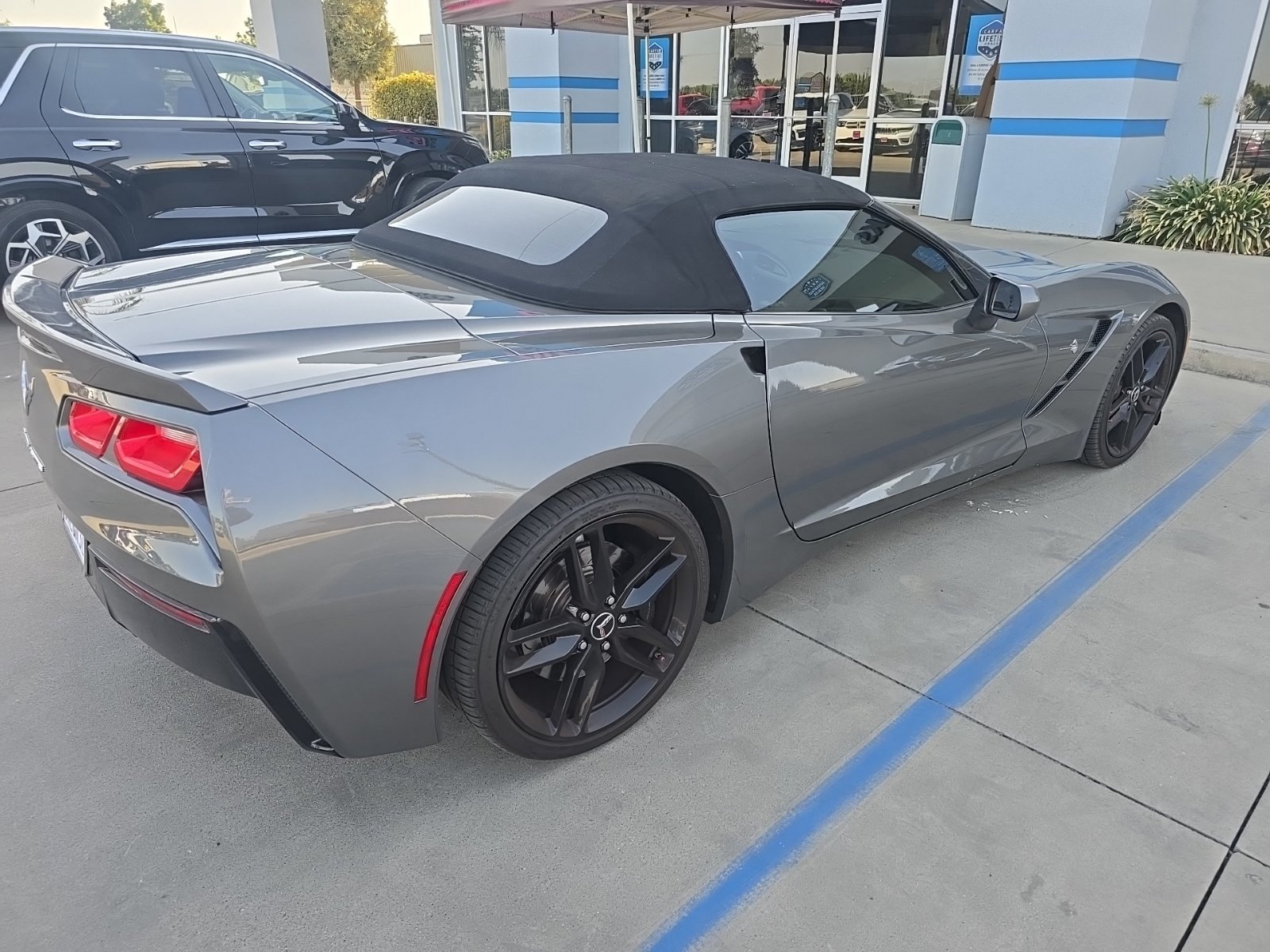 Used 2015 Chevrolet Corvette Stingray Convertible w/ 2LT Preferred Equipment Group RWD image 5