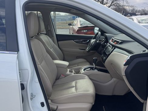 Used 2016 Nissan Rogue SL w/ SL Premium Package image 29