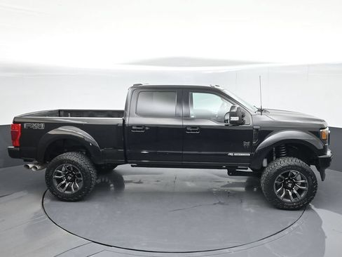 Used 2022 Ford F250 Lariat w/ Black Appearance Package AWD/4WD image 9
