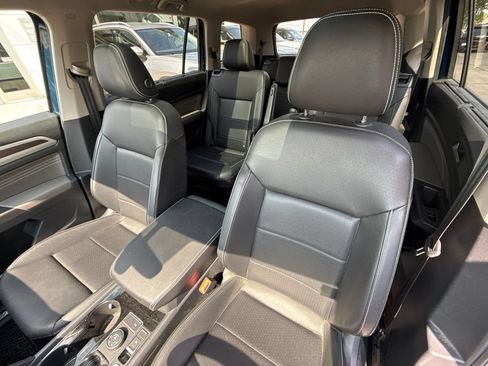Used 2023 Volkswagen Atlas SE w/ Panoramic Sunroof Package AWD/4WD image 14