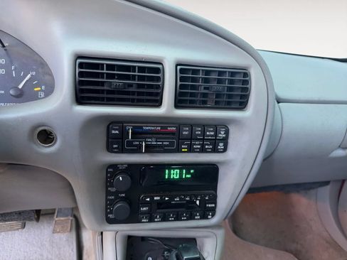 Used 1995 Buick Regal Custom FWD image 13