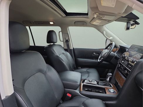 Used 2024 Nissan Armada SL image 14