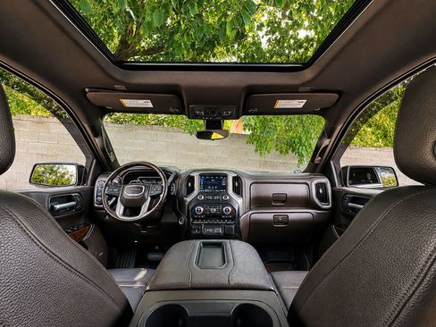 Used 2021 GMC Sierra 1500 Denali w/ Denali Ultimate Package AWD/4WD image 2