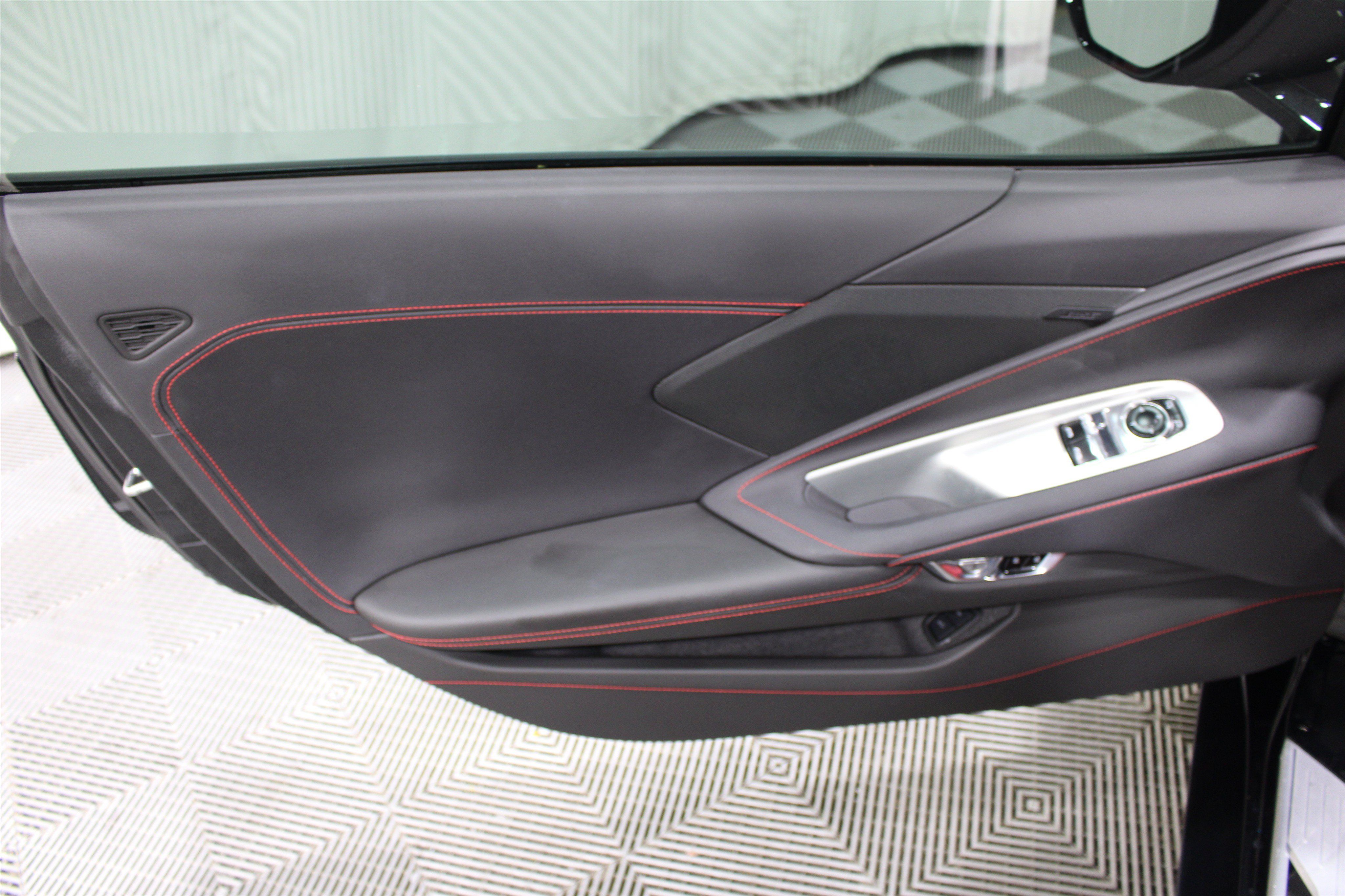 Used 2025 Chevrolet Corvette Stingray Coupe w/ 1LT RWD image 6