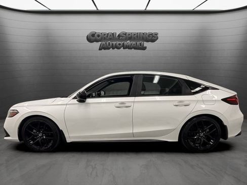 Used 2023 Honda Civic Sport image 2