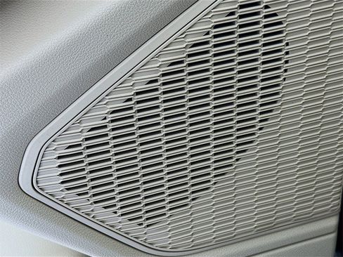 Used 2024 Jeep Grand Cherokee Limited image 19