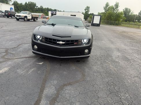 Used 2010 Chevrolet Camaro SS w/ RS Package RWD image 9