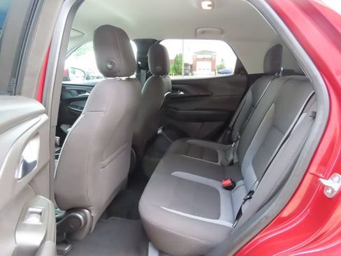Used 2025 Chevrolet TrailBlazer LT AWD/4WD image 19