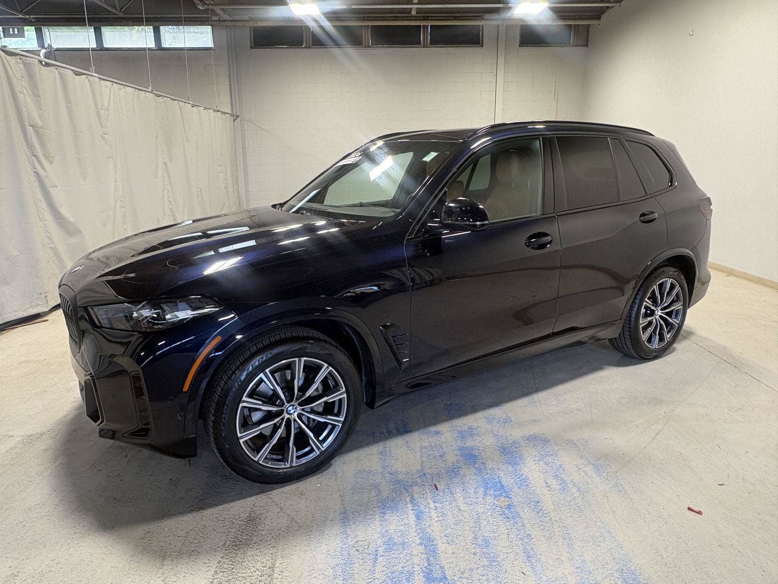 Used 2024 BMW X5 xDrive40i w/ M Sport Package AWD/4WD image 1