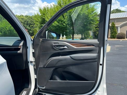 Used 2021 Cadillac Escalade Premium Luxury AWD/4WD image 66