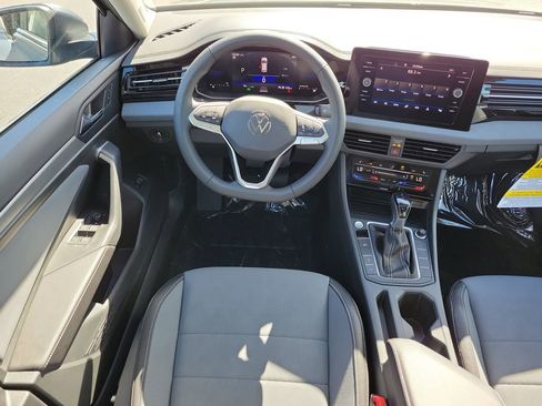 New 2026 Volkswagen Jetta SE image 10