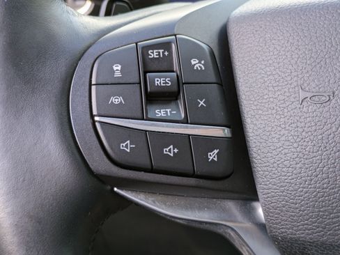 Used 2020 Ford Explorer Platinum w/ Premium Technology Package image 22