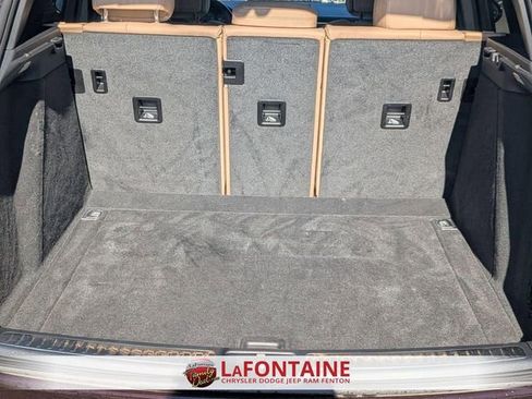 Used 2024 Porsche Macan AWD/4WD image 29