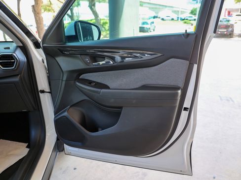Used 2025 Chevrolet TrailBlazer LT w/ Convenience Package FWD image 31
