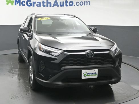 Used 2025 Toyota RAV4 XLE AWD/4WD image 5