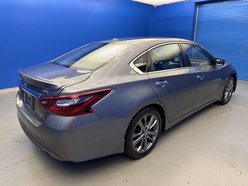 Used 2018 Nissan Altima 2.5 SR w/ SR Special Edition image 7