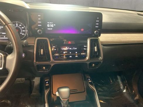 Used 2023 Kia Sorento S AWD/4WD image 15
