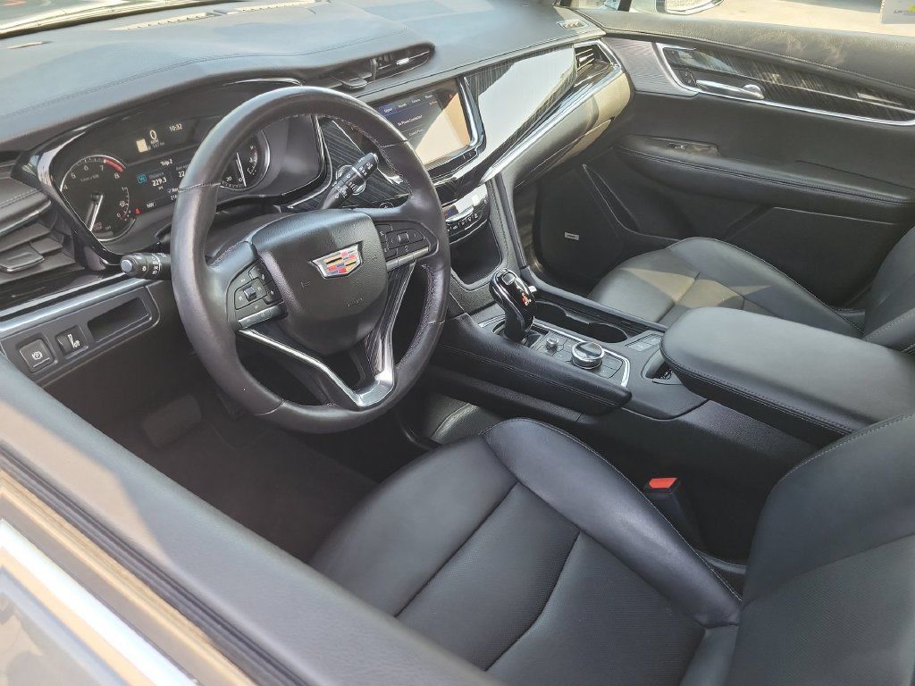 Certified 2023 Cadillac XT6 Premium Luxury FWD image 10