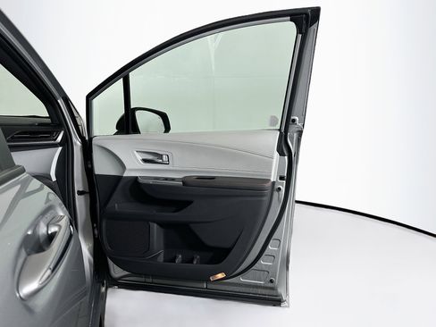 Used 2021 Toyota Sienna XSE image 33