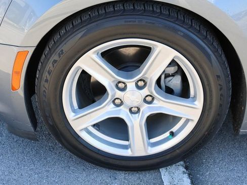 Used 2020 Chevrolet Camaro LT image 7