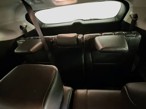 Used 2020 Toyota Highlander XLE image 31