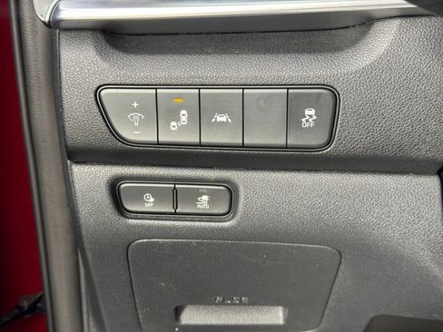 Used 2022 Kia Niro EX image 16