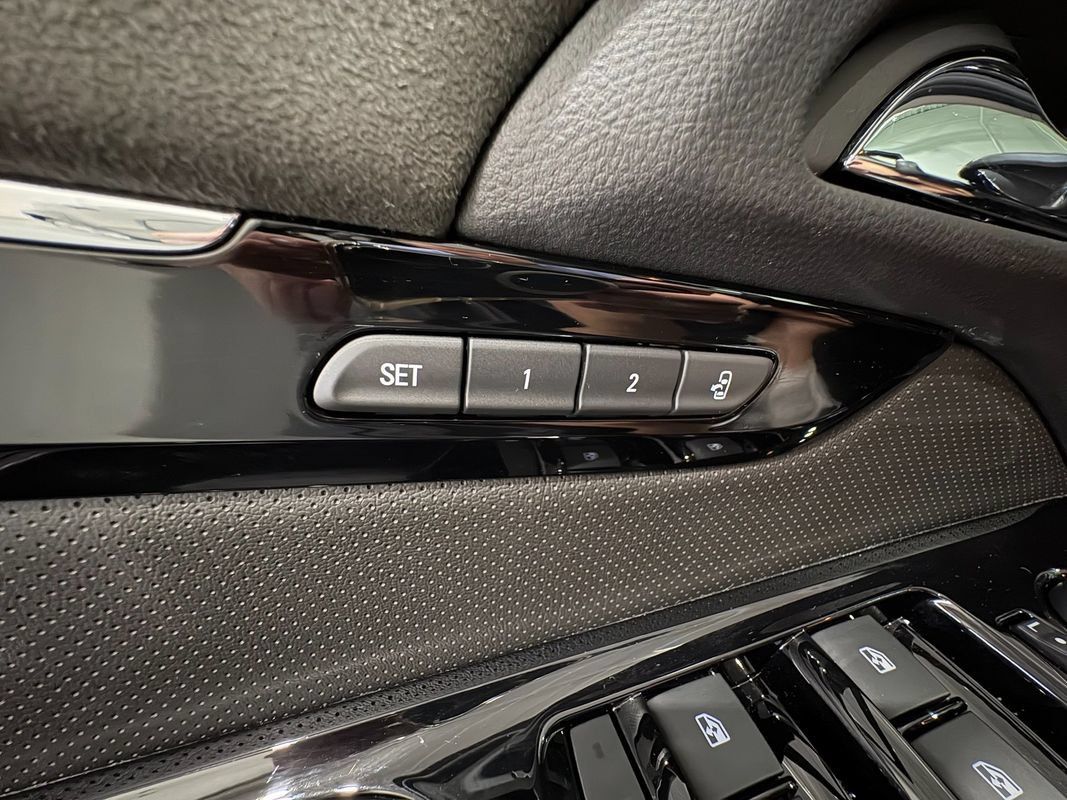 Used 2017 Chevrolet SS RWD image 36