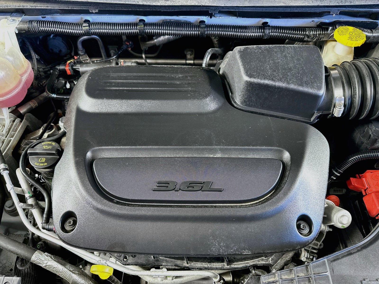 Used 2023 Chrysler Pacifica Limited w/ Uconnect Theater Family Group FWD image 34