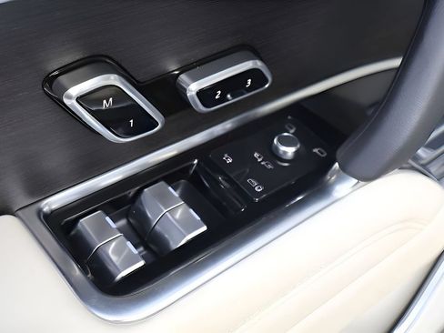 Used 2020 Land Rover Range Rover Sport Autobiography AWD/4WD image 2