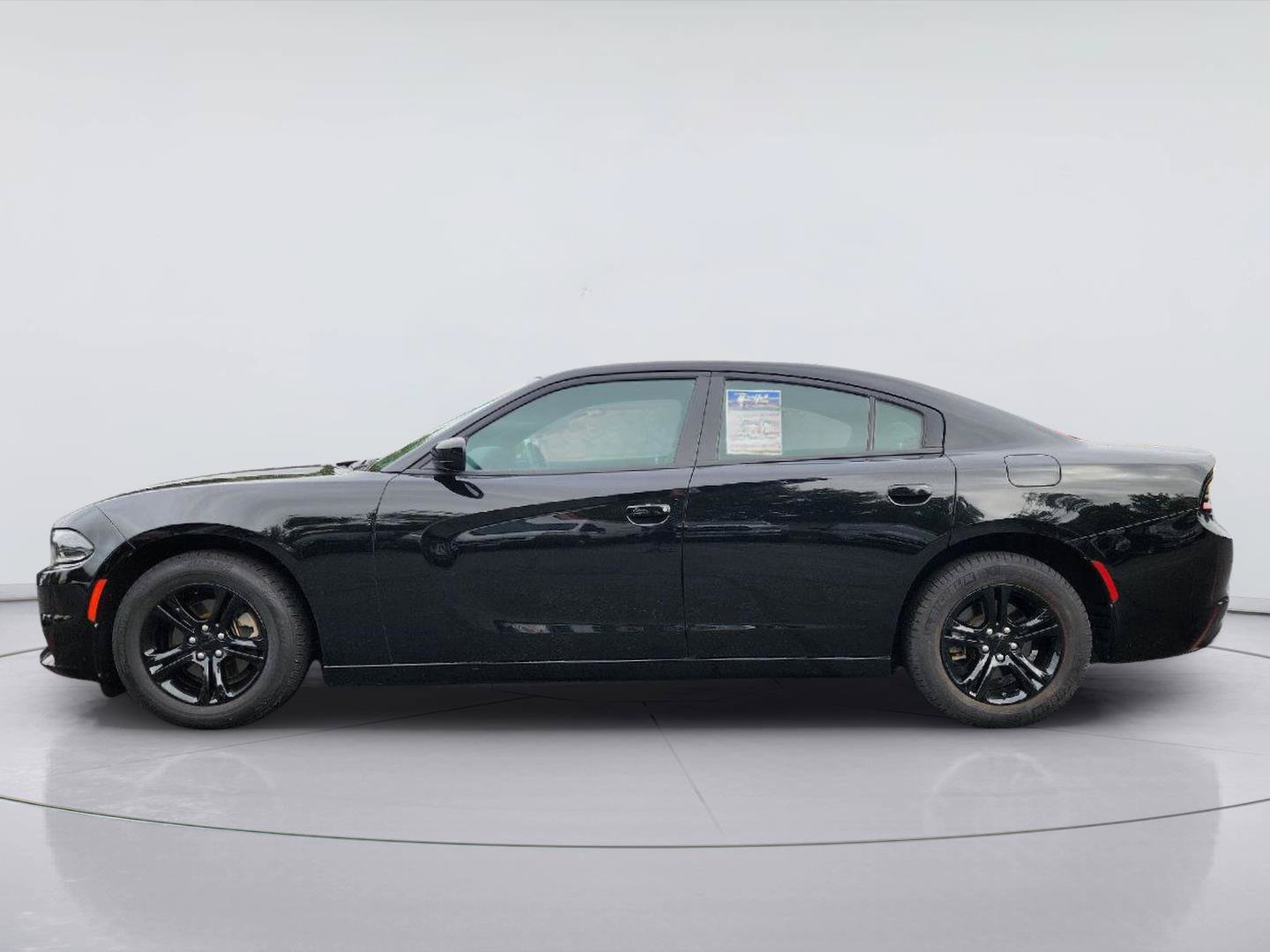 Used 2023 Dodge Charger SXT RWD image 5