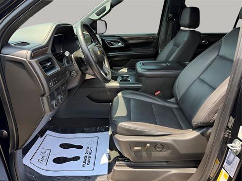 Used 2022 Chevrolet Suburban LT w/ LT Signature Package RWD image 22