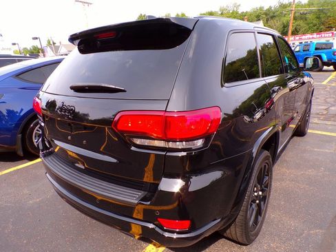 Used 2021 Jeep Grand Cherokee Laredo X AWD/4WD image 9