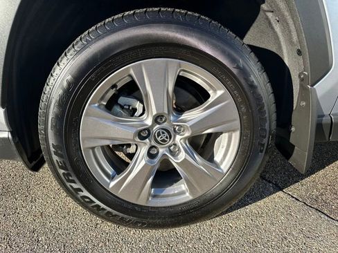 Used 2024 Toyota RAV4 XLE w/ Convenience Package image 12
