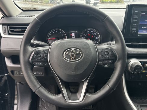 Used 2021 Toyota RAV4 XLE w/ Convenience Package AWD/4WD image 17