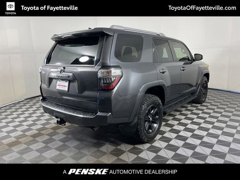 Used 2017 Toyota 4Runner SR5 image 12