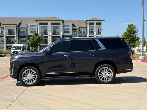 Used 2023 Cadillac Escalade Premium Luxury AWD/4WD image 4
