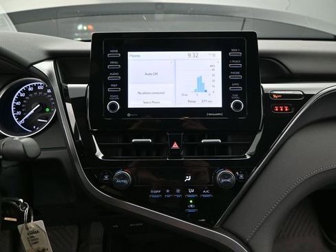 Used 2023 Toyota Camry LE image 8