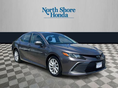 Used 2022 Toyota Camry LE AWD/4WD image 1