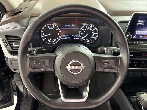 Used 2023 Nissan Rogue S image 19