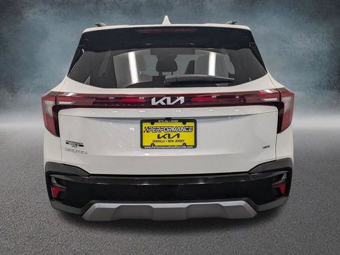 Used 2025 Kia Seltos S image 5