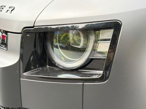 New 2026 Land Rover Defender 130 X-Dynamic SE image 11