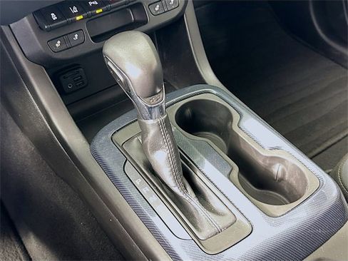 Used 2022 Chevrolet Colorado Z71 w/ Trail Boss Package image 17