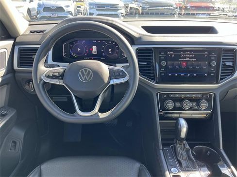 Used 2022 Volkswagen Atlas SE image 11