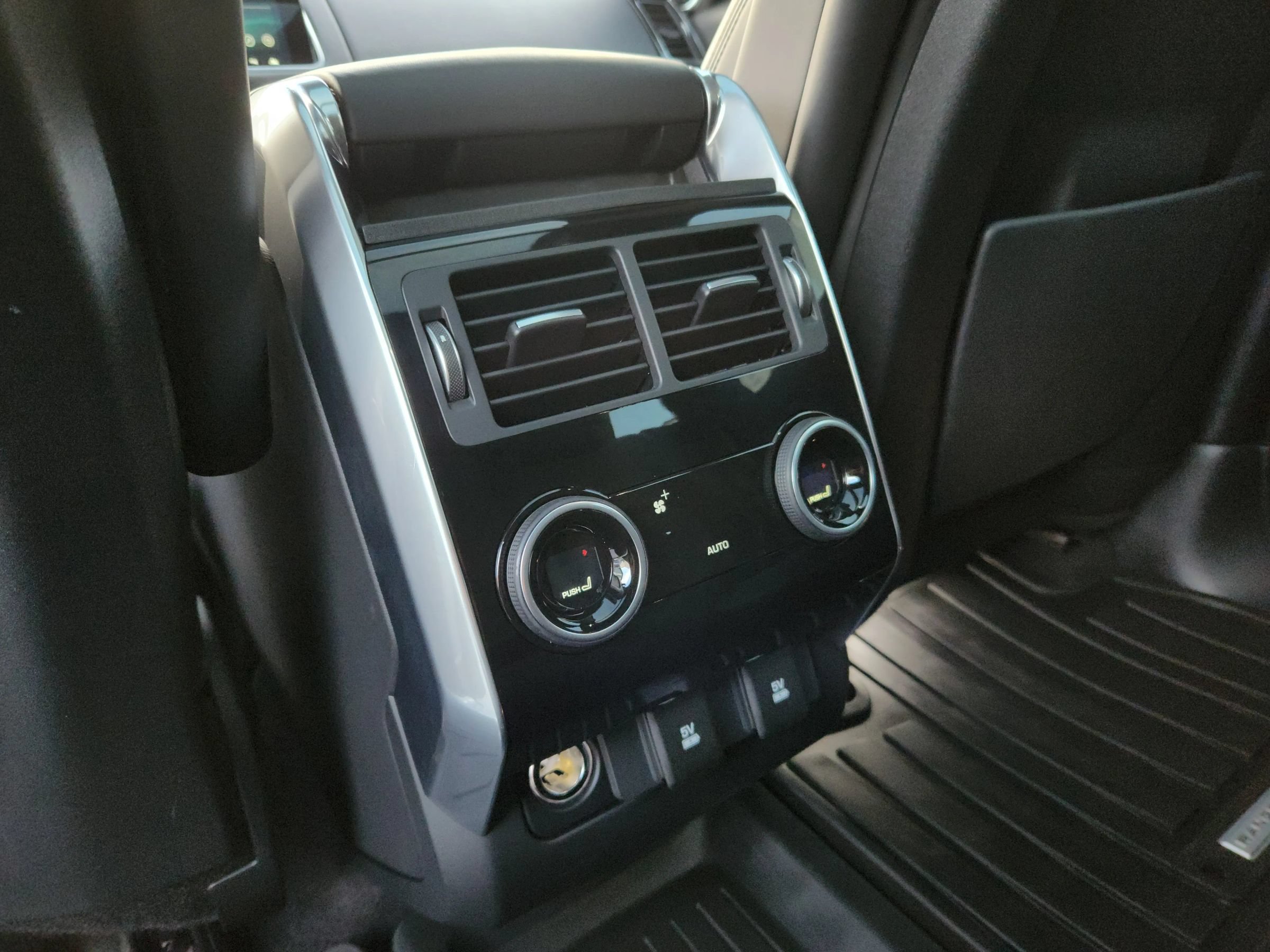 Used 2020 Land Rover Range Rover Sport HST AWD/4WD image 19