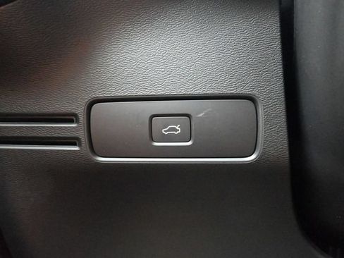 New 2026 Volvo XC40 B5 Plus w/ Protection Package Premier AWD/4WD image 28